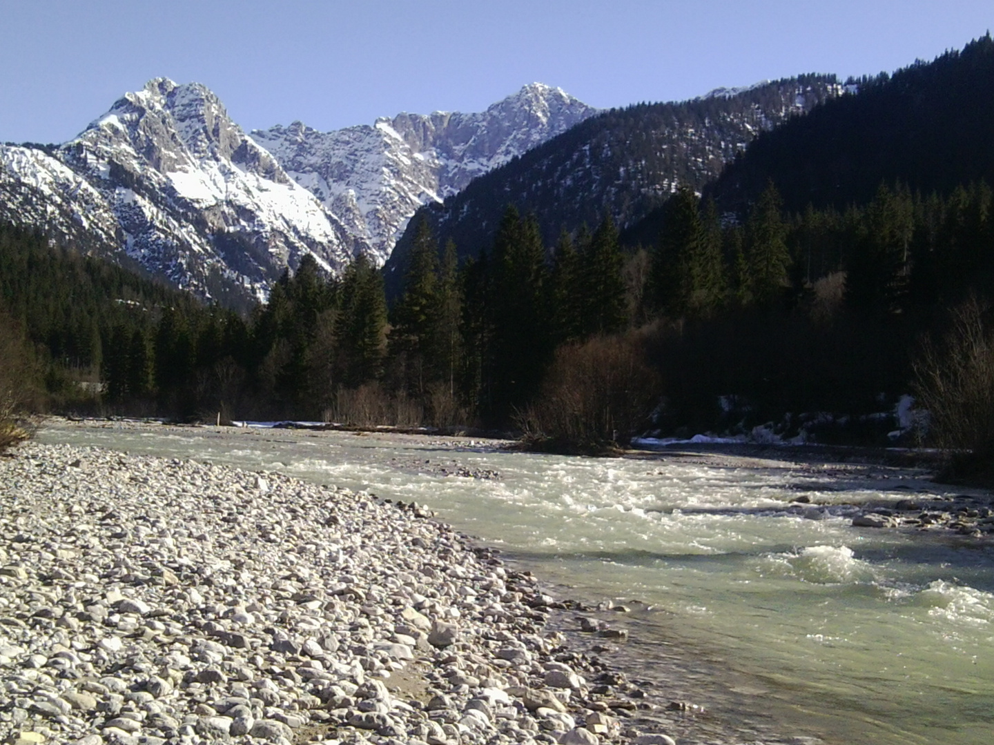 kristallklares Bergwasser