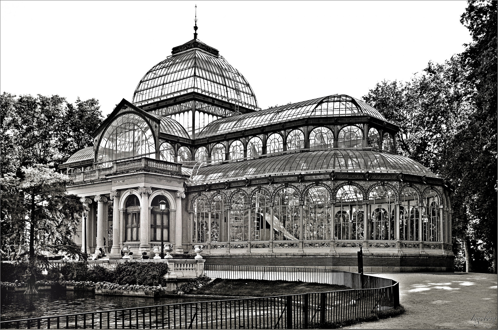 #  Kristallpalast im Retiro-Park / Madrid  #