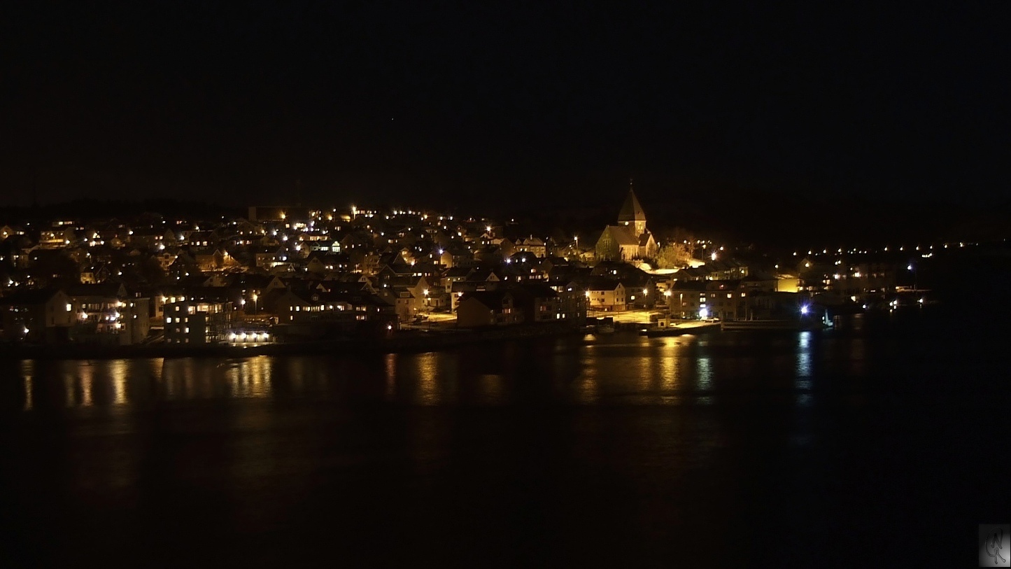 Kristiansund bei Nacht