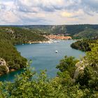  Kroatien - Blick von der Autobahn auf Sibenik.....