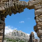 Kroatien - Detail eines Fensterbogens der Ruine bei Sveti Rok