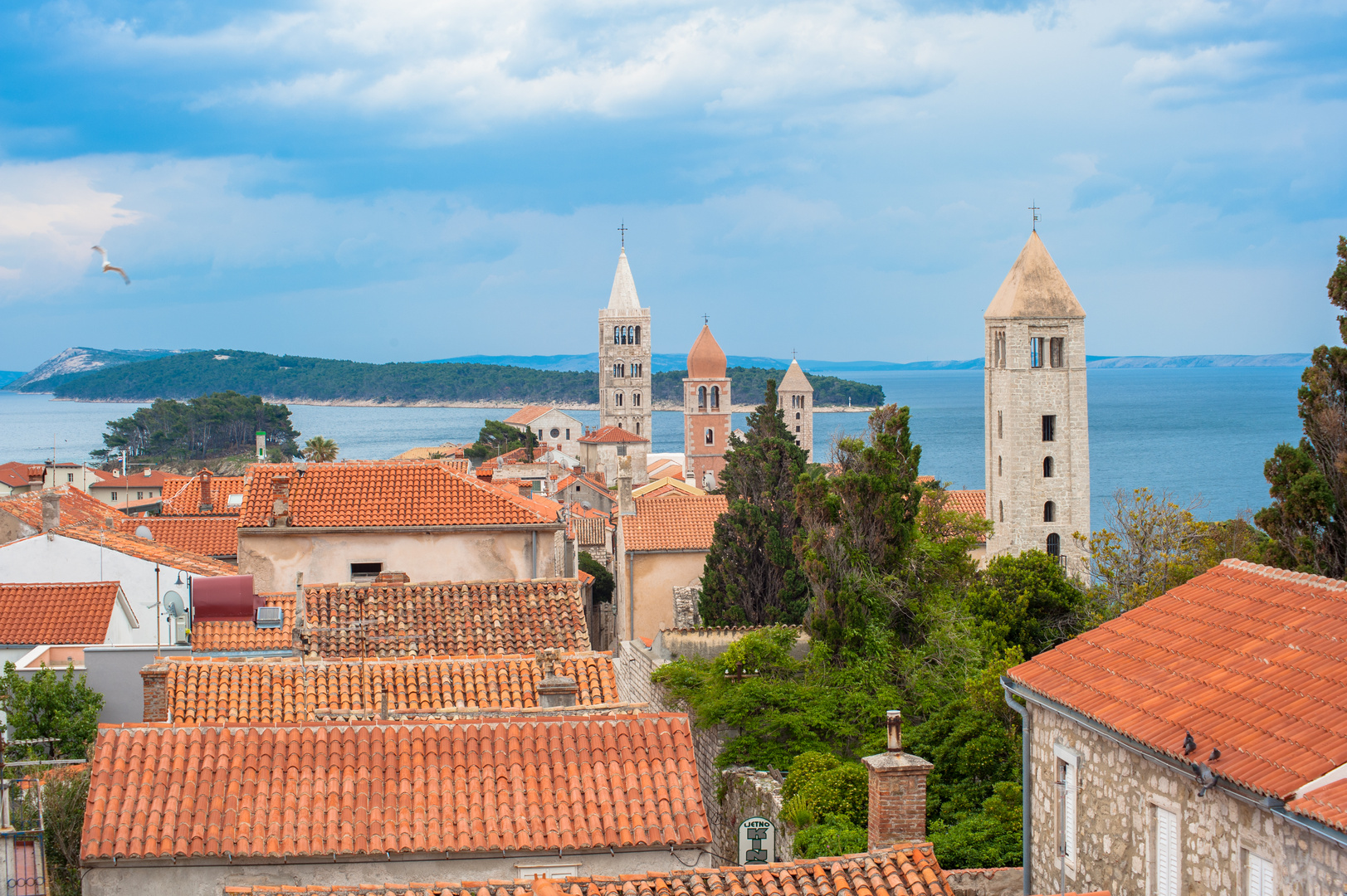 Kroatien: Rab, Blick über die Altstadt