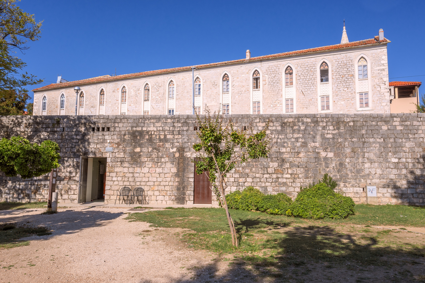 KROATIEN : ZADAR - KLOSTER UND SCHATZKAMMER HL. FRANZISKUS