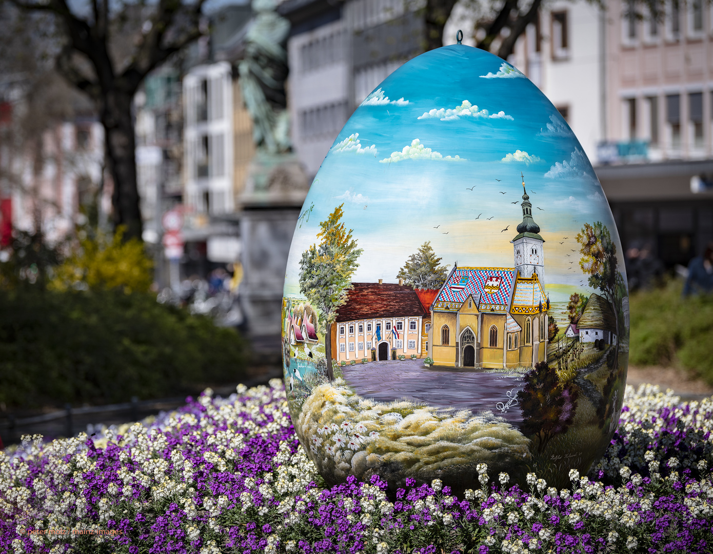 Kroatisches Osterei auf dem Schillerplatz in Mainz