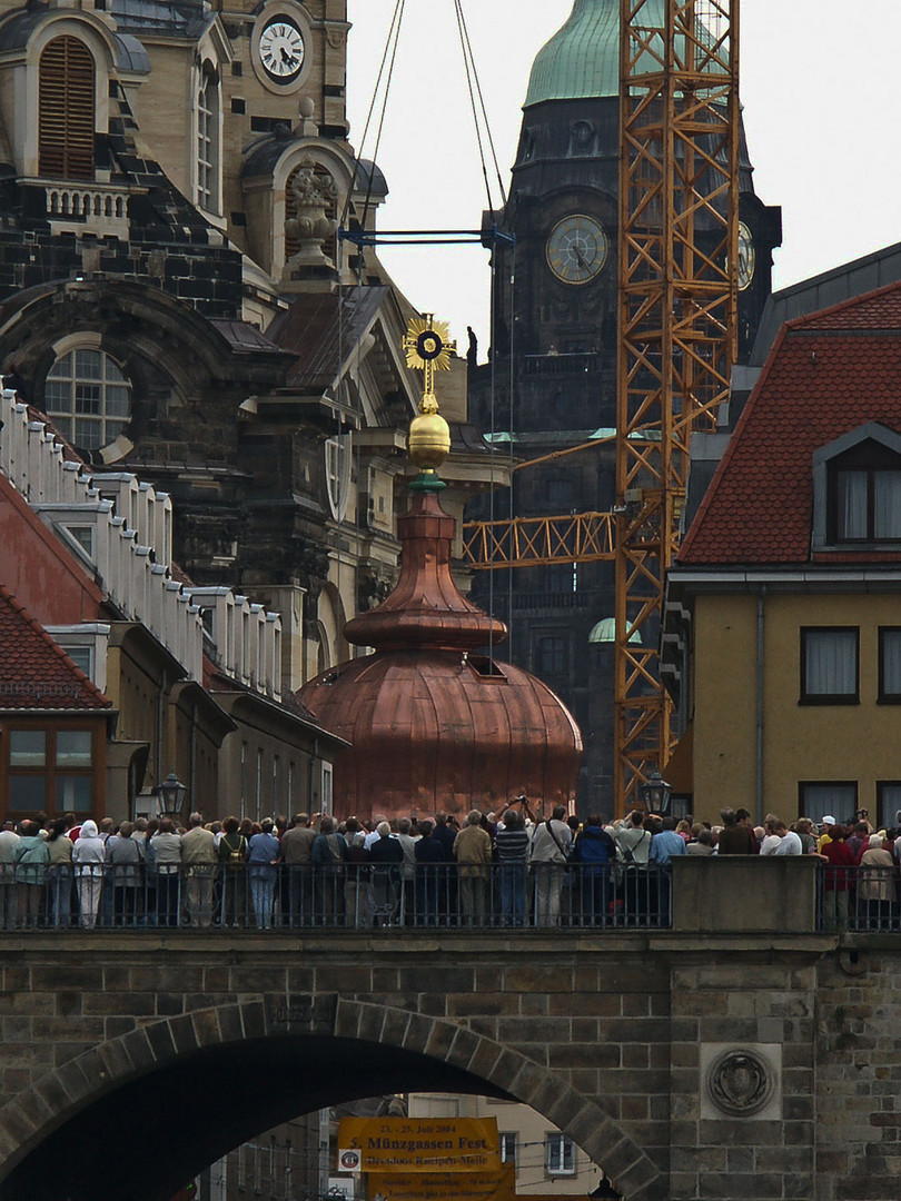 Krönung der Frauenkirche 1