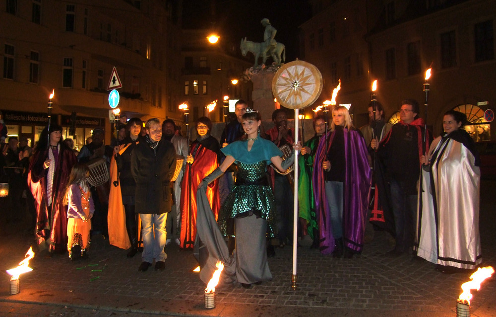 Krönung der Lichterfee Susan I. am Eselsbrunnen zum Lichterfest 2009 in Halle/S