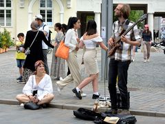 Kröpeliner Str- Der Bassmann und seine Muse 1