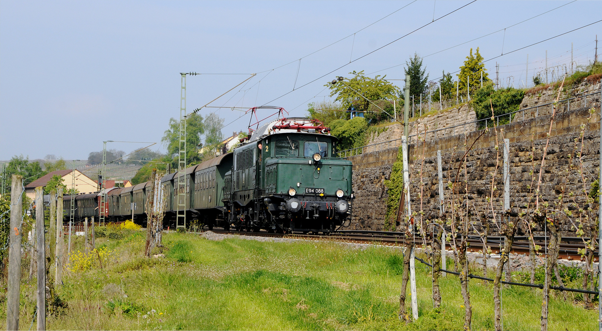 Krokodil unterwegs auf der Frankenbahn