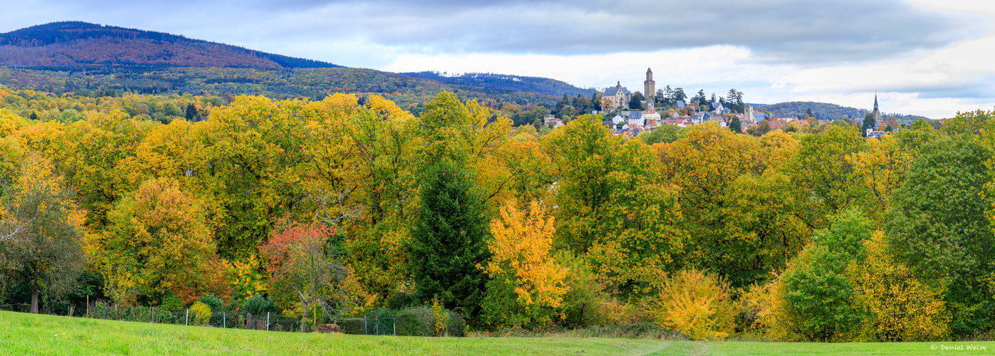 Kronberg im herbstlichen Taunus