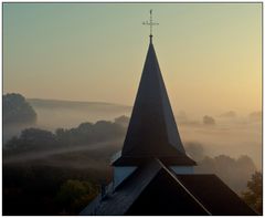 Kronenburg im Morgennebel