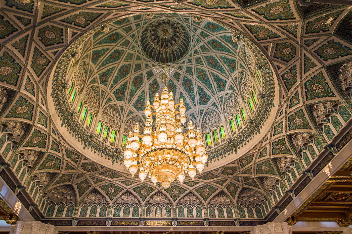 Kronleuchter in der Sultan Al Quaboos Moschee in Muscat