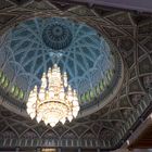 Kronleuchter in der Sultan-Quaboos-Moschee in Maskat