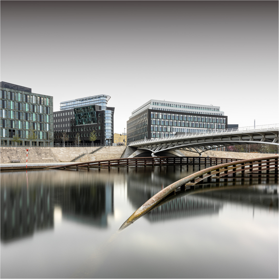 Kronprinzenbrücke im Regierungsviertel