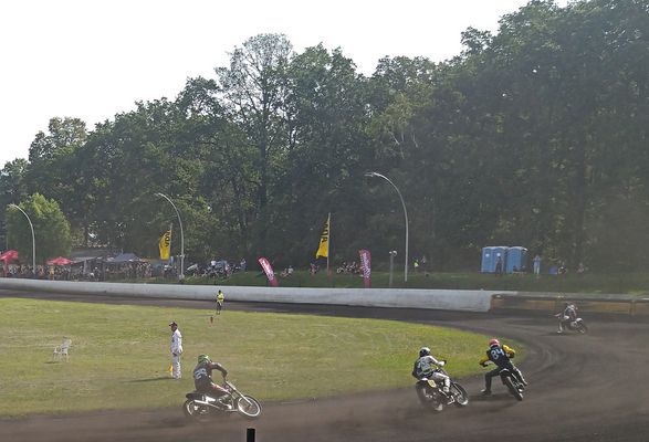 Motorradsport Bilder & Fotos