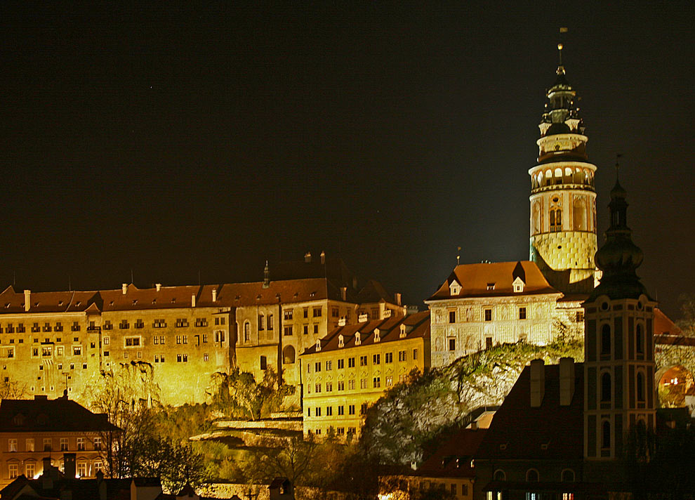 KRUMLOV BY NIGHT