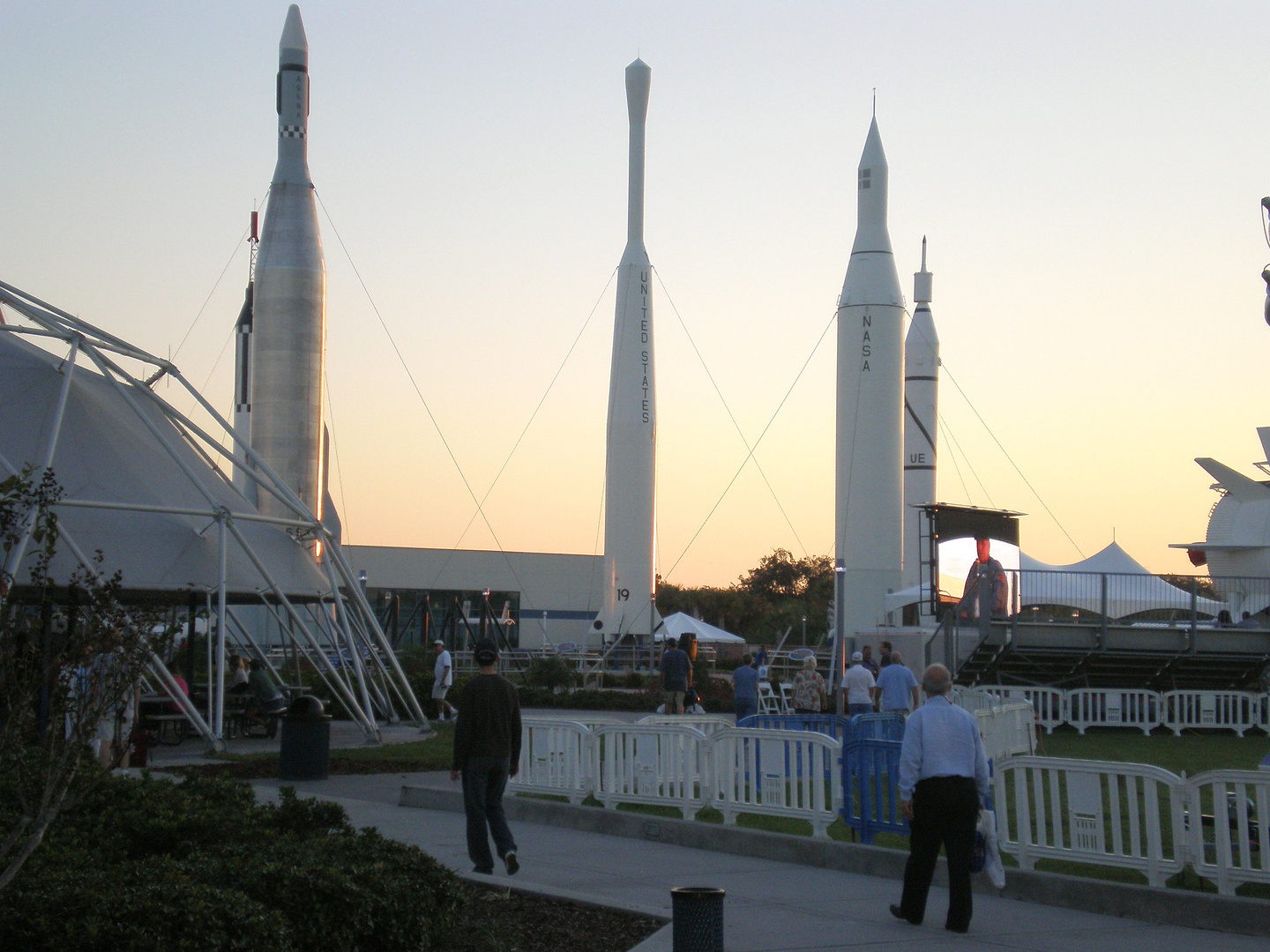 KSC Rocketgarden abend