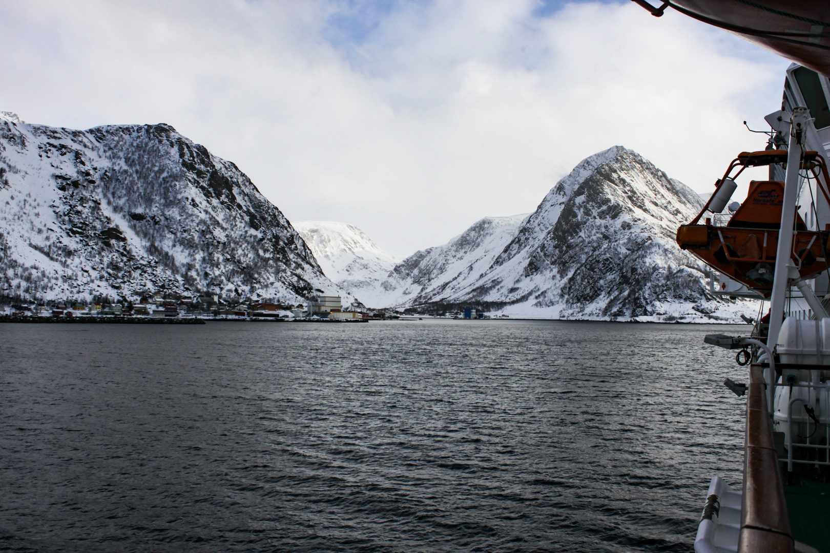 Øksfjord