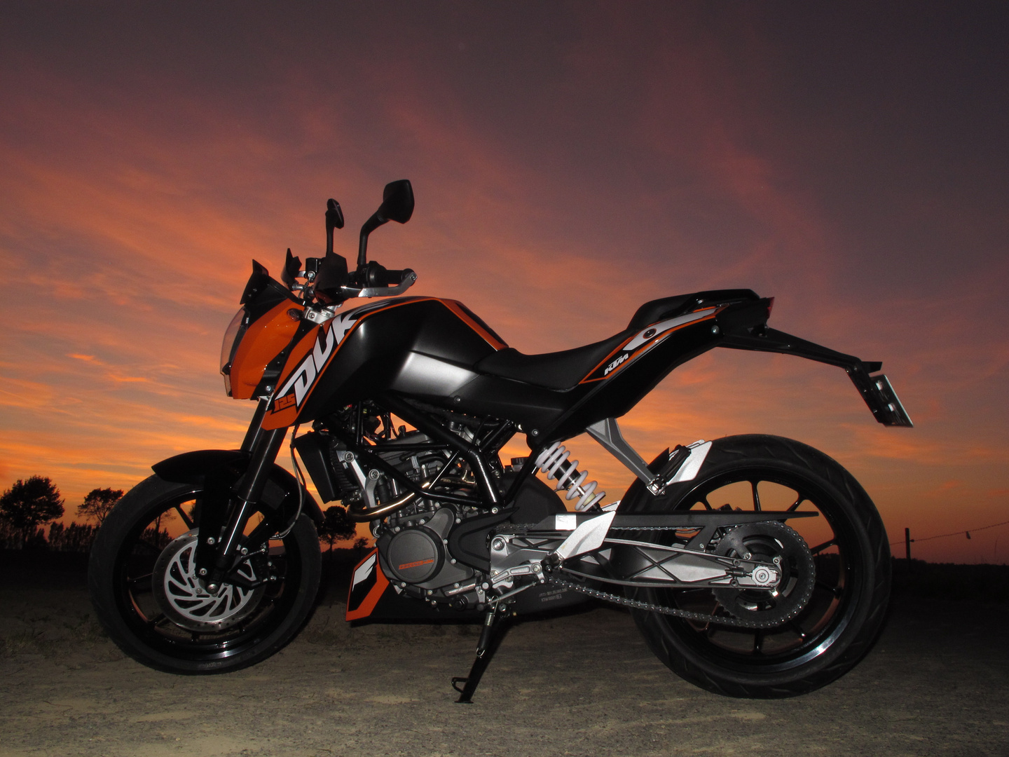 KTM 125 DUKE - READY TO RACE