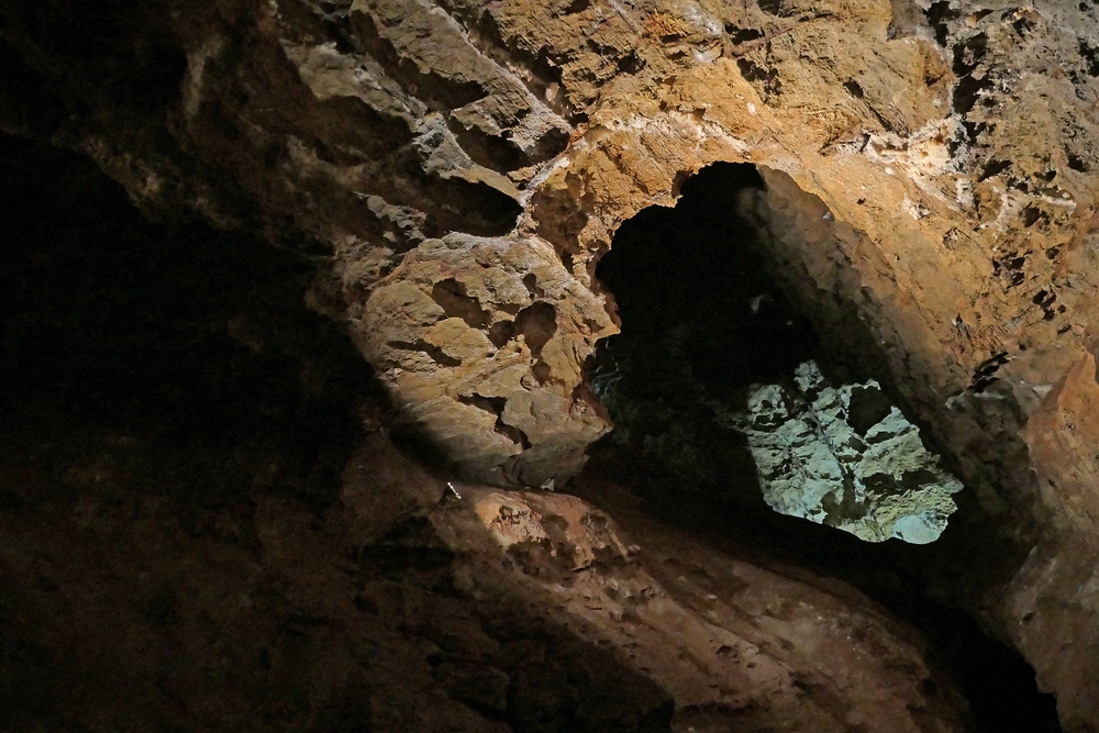 Kubach: In der Kristallhöhle 18