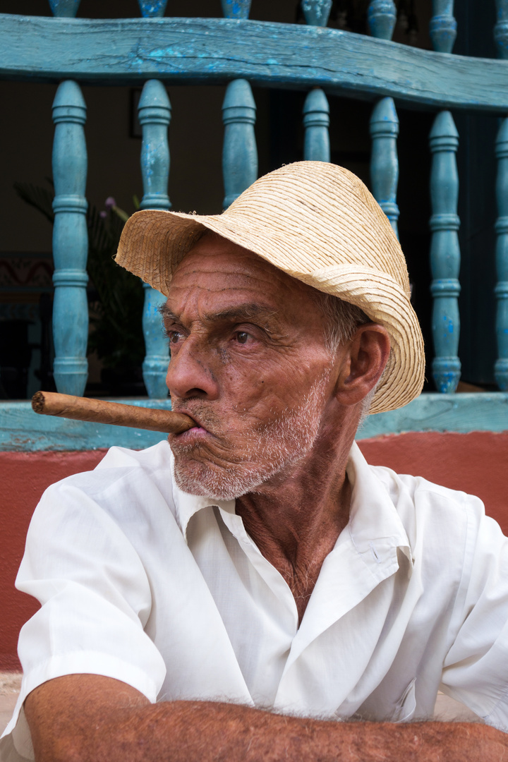Kubanischer Plantagenarbeiter mit Zigarre