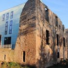 Kubus und Ruine im Schlosspark Bochum-Weitmar