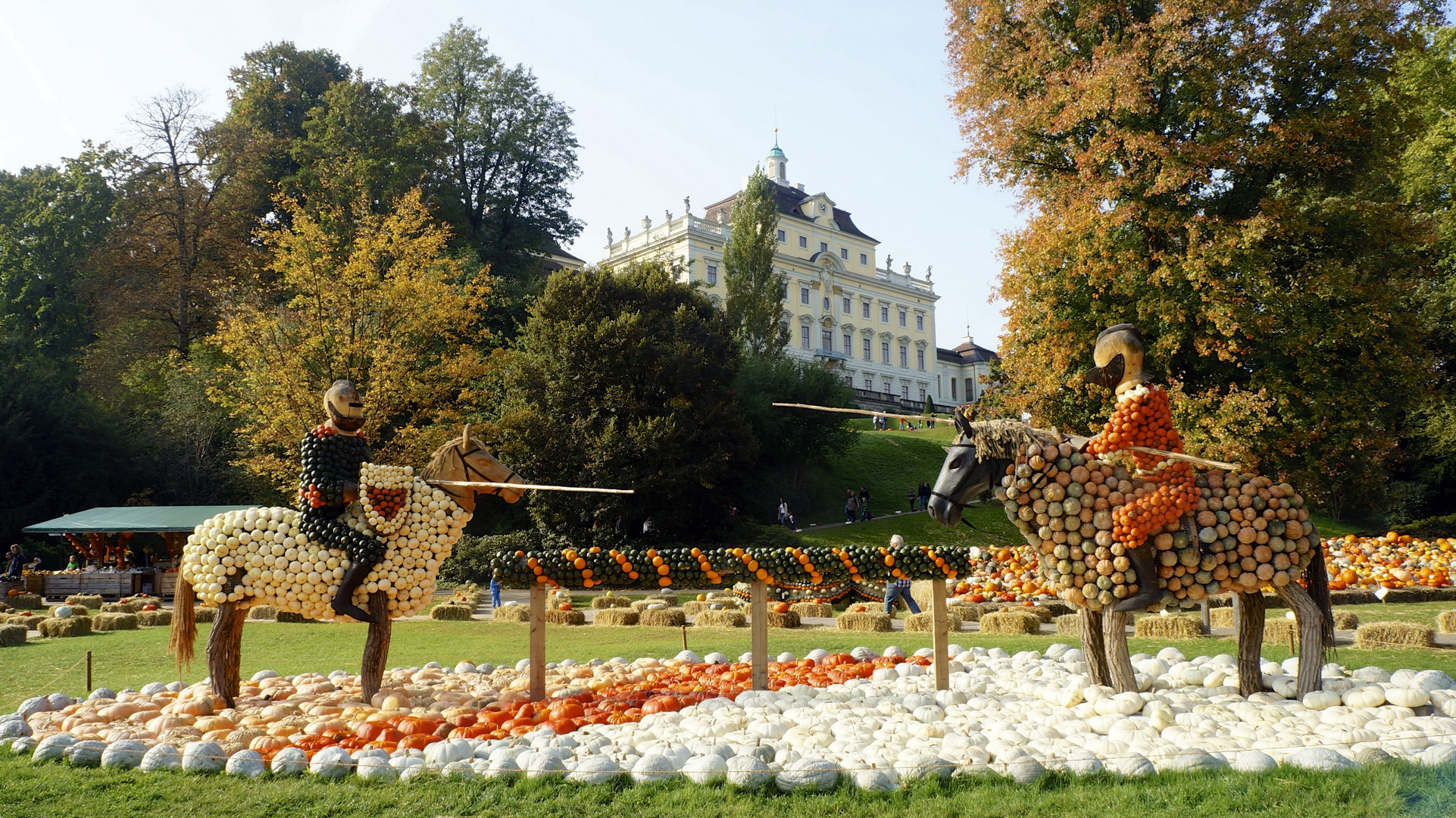 Kübisausstellung beim Residenzschloss Ludwigsburg