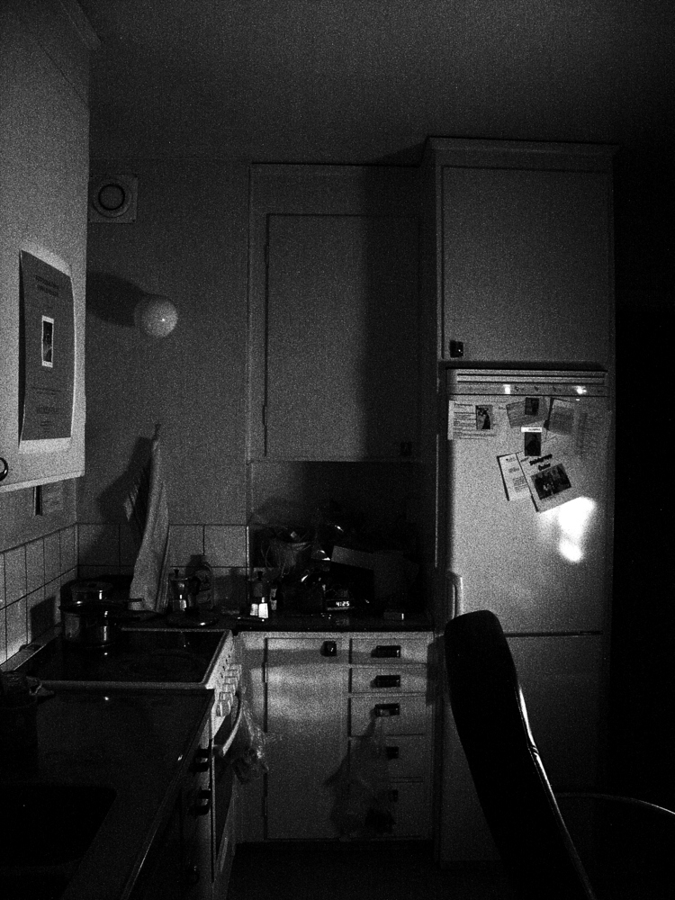 Küche bei Nacht - Kök på natten - Kitchen by night