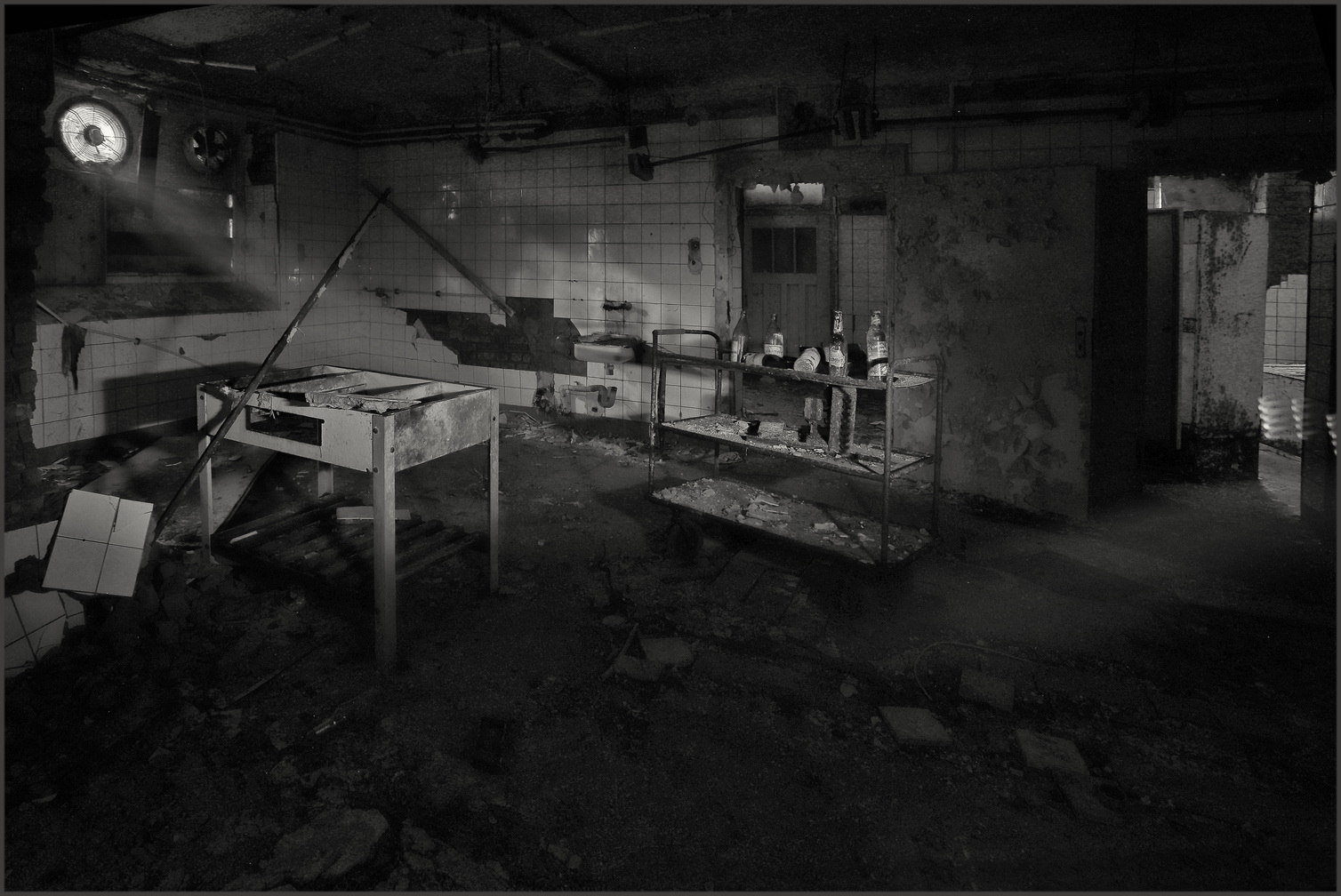 Küchendienst Foto & Bild | architektur, lost places, marodes Bilder auf