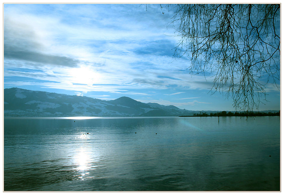 Kühle legt sich über den See