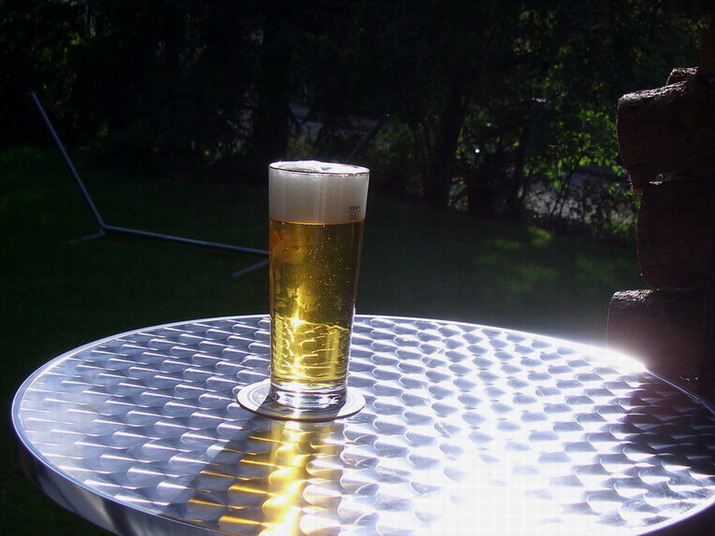 Kühles Bier in der Sonne