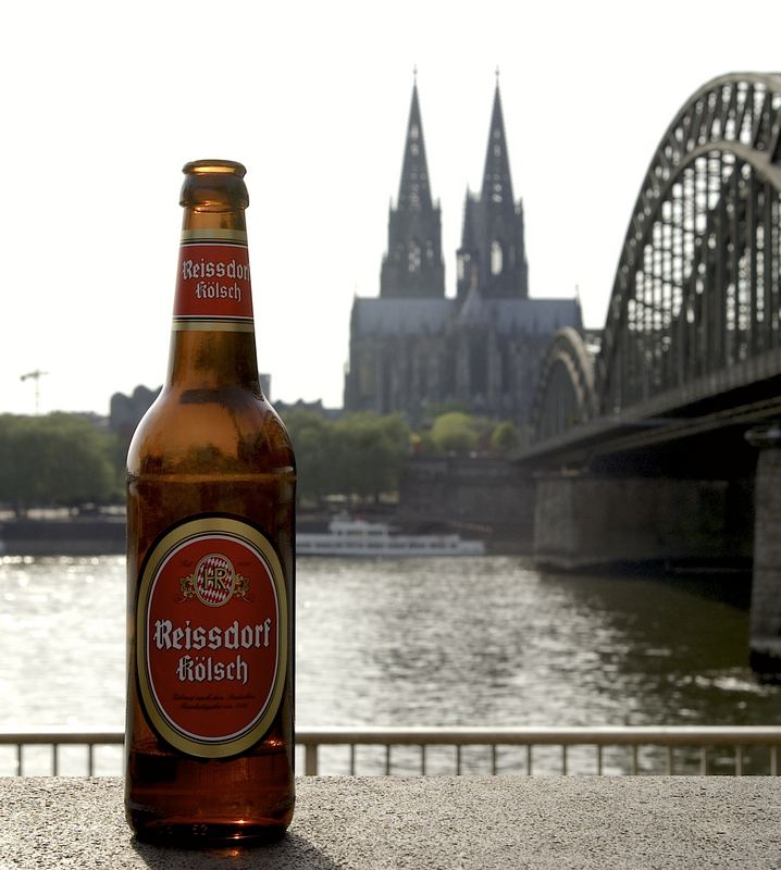 kühles Kölsch am Rhein