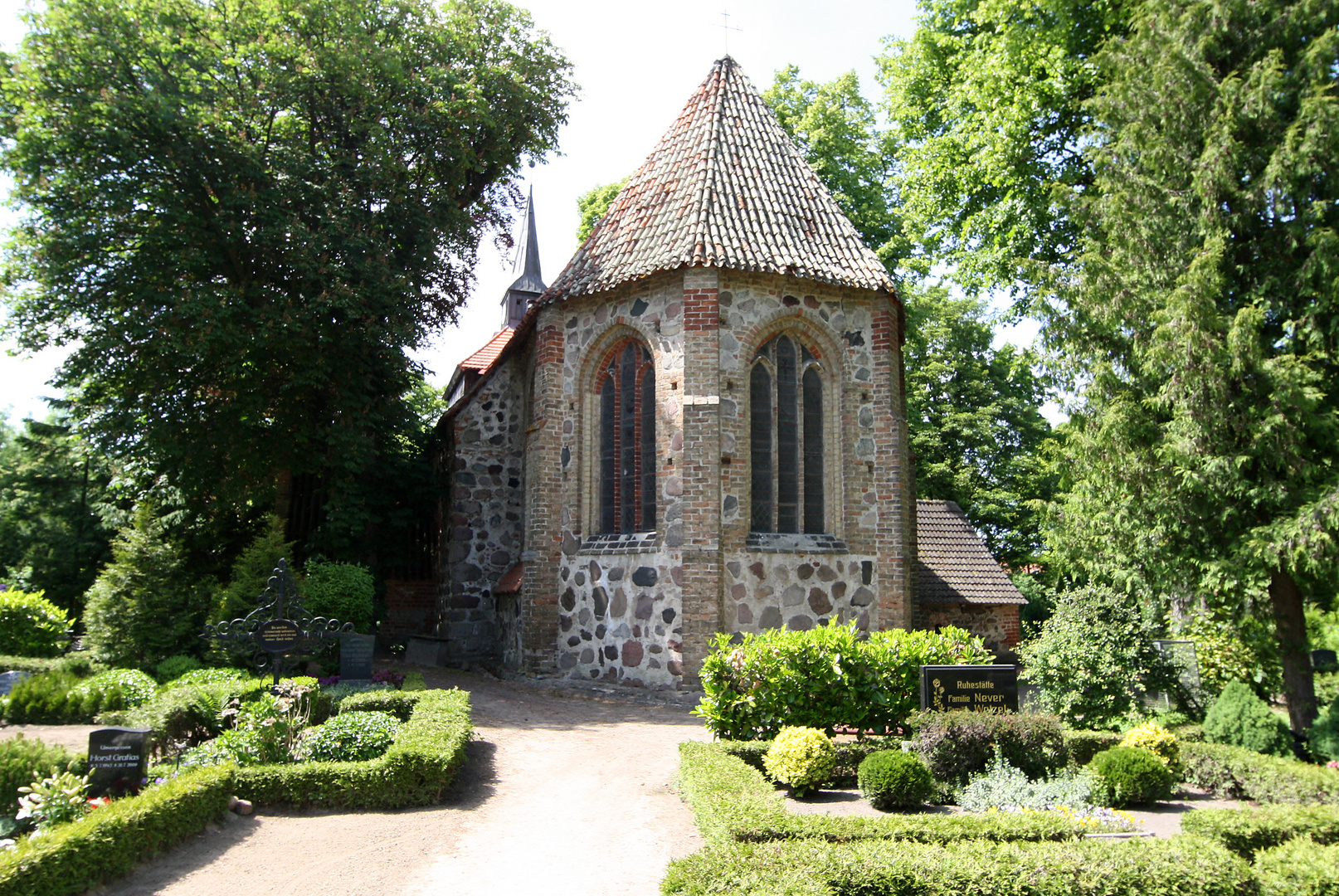 Kühlungsborn, evangelische Johanniskirche, Choransicht