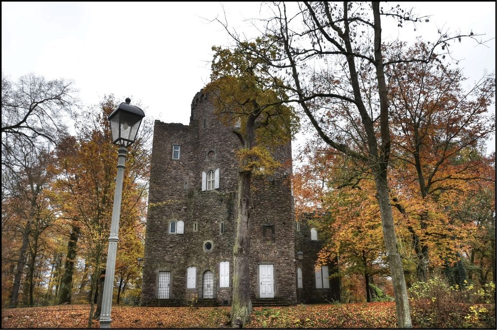 Künstliche Ruine