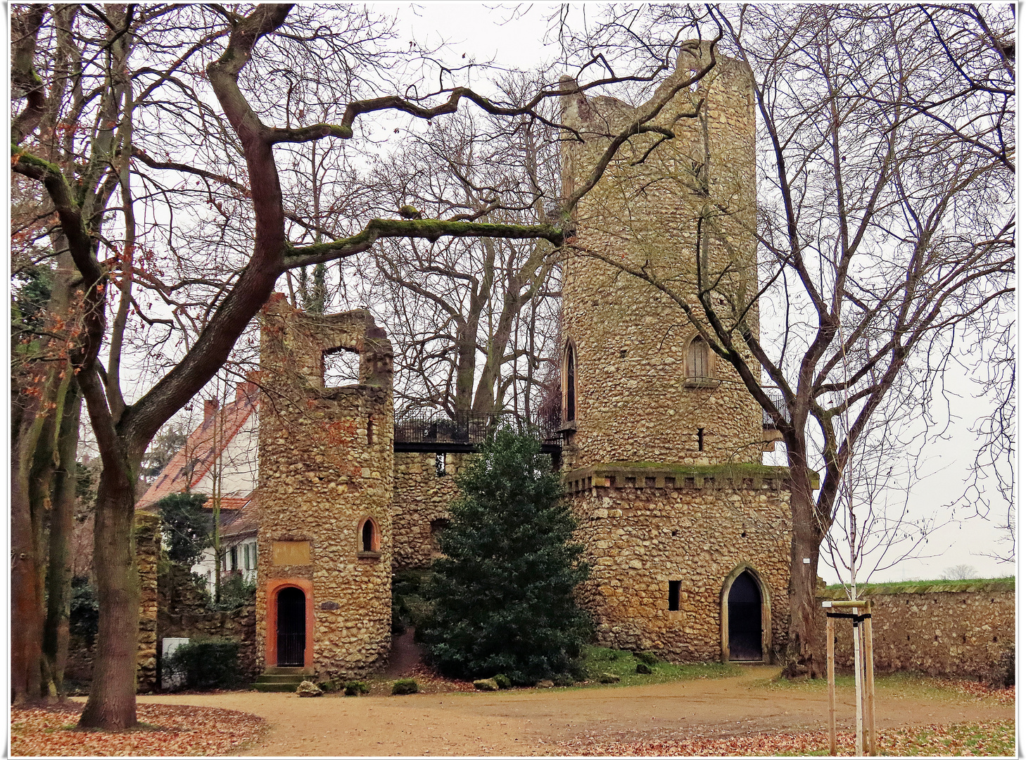 Künstliche Ruine im Verna-Park