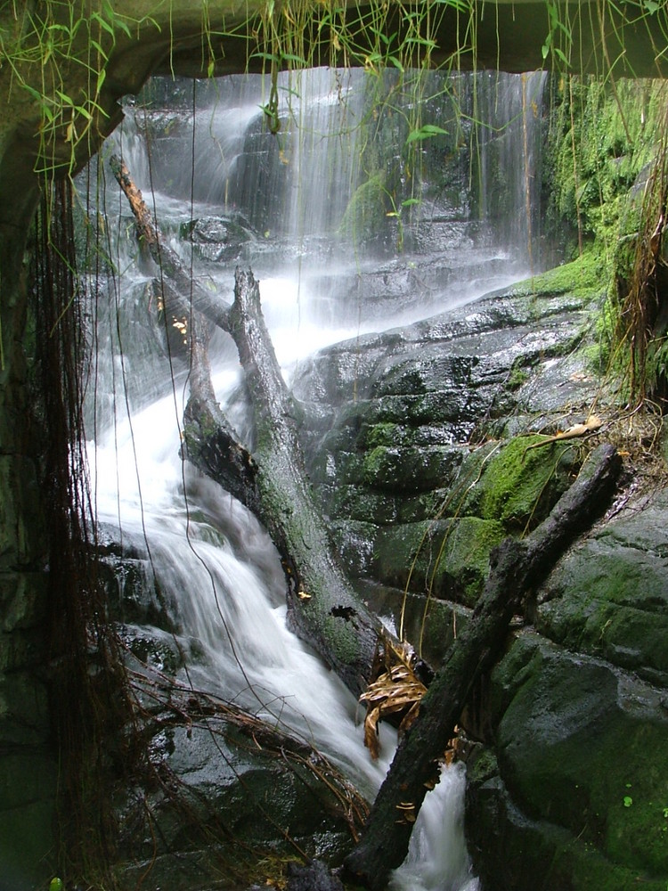 Künstlicher Wasserfall 2