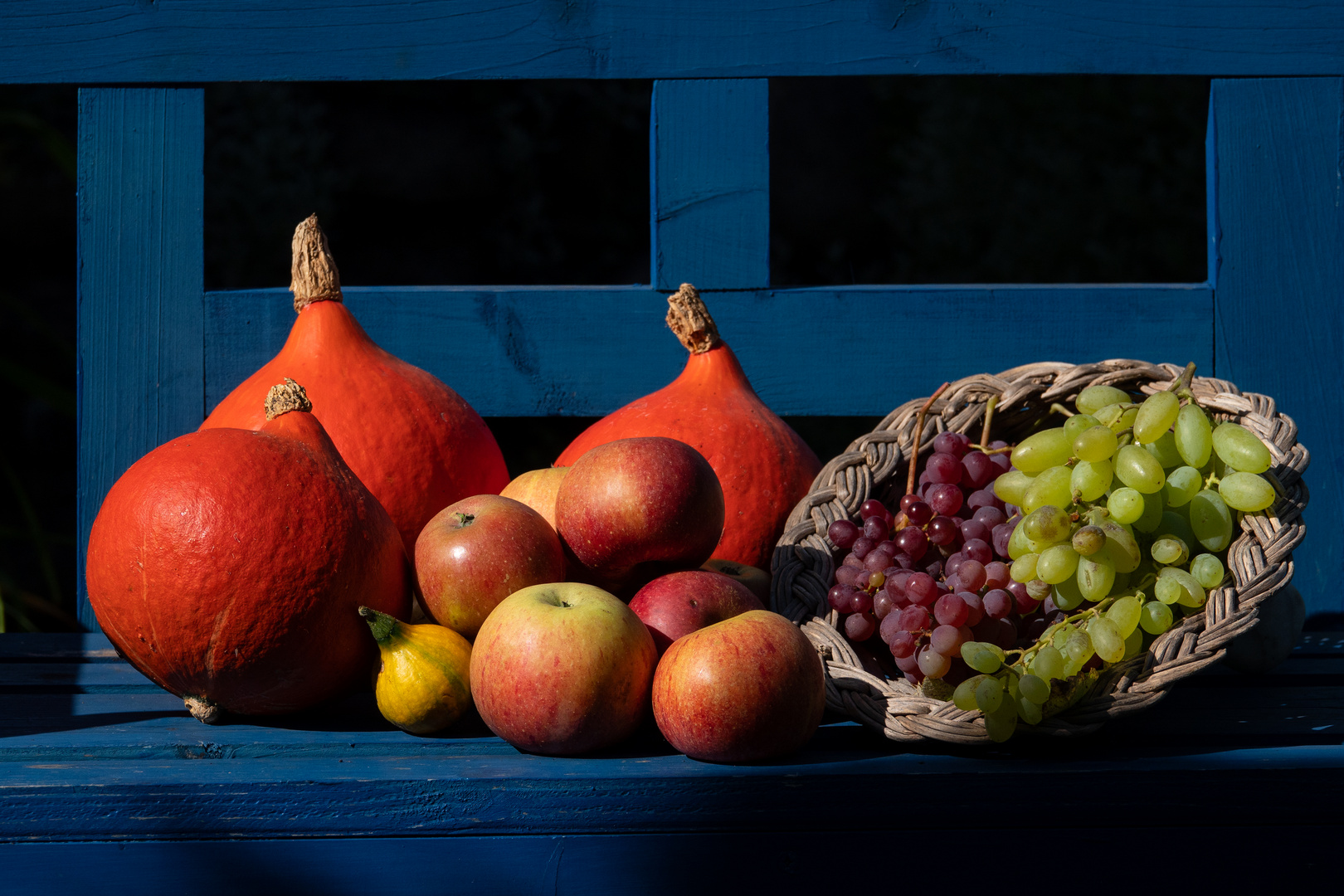 Kürbisse & Äpfel & Trauben