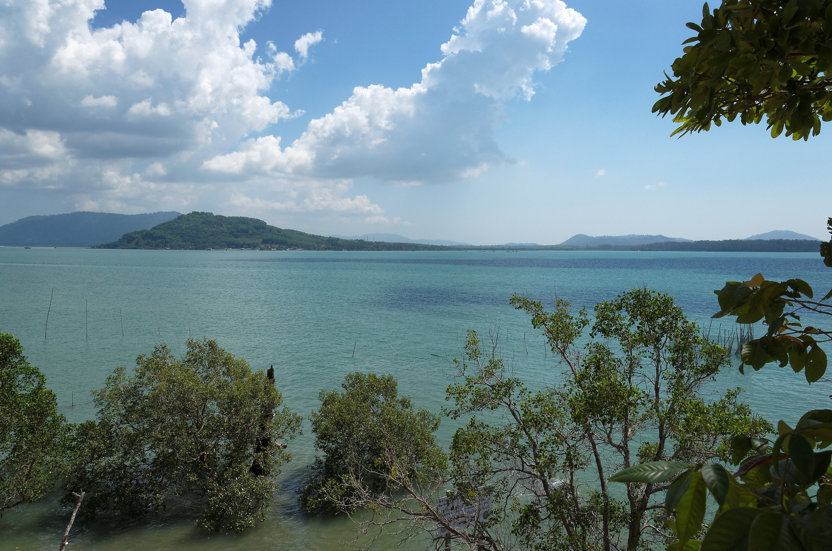 Küste bei Bang Chan, Phang Nga, Thailand, März 2013