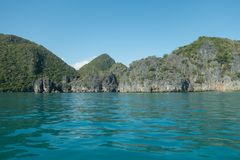 Küste und Meer in Caramoan (Philippinen) 4