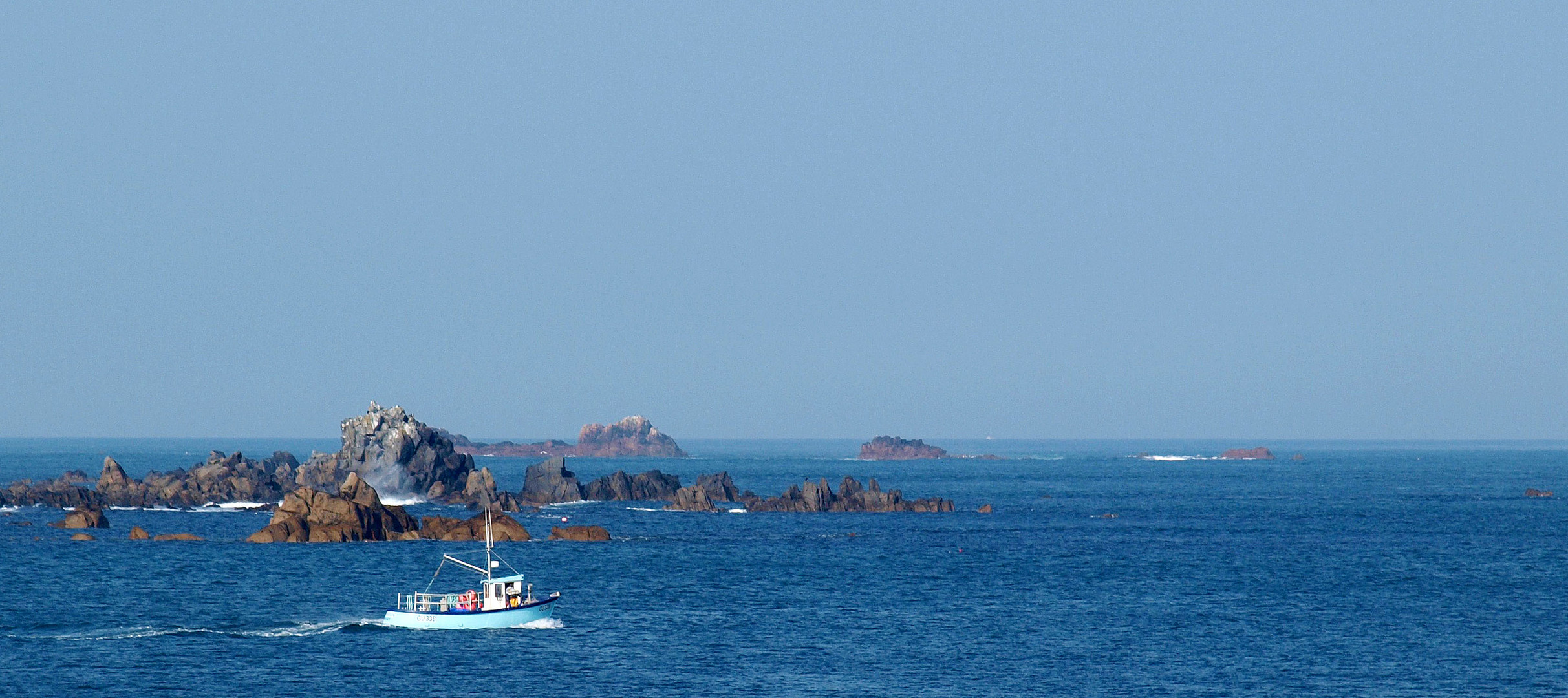 Küstenklippen vor Guernsey