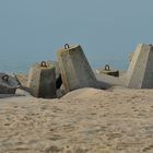 Küstenschutz durch Strandbeton? An der Mündung des Limfjords in die Nordsee bei Tjyboron.