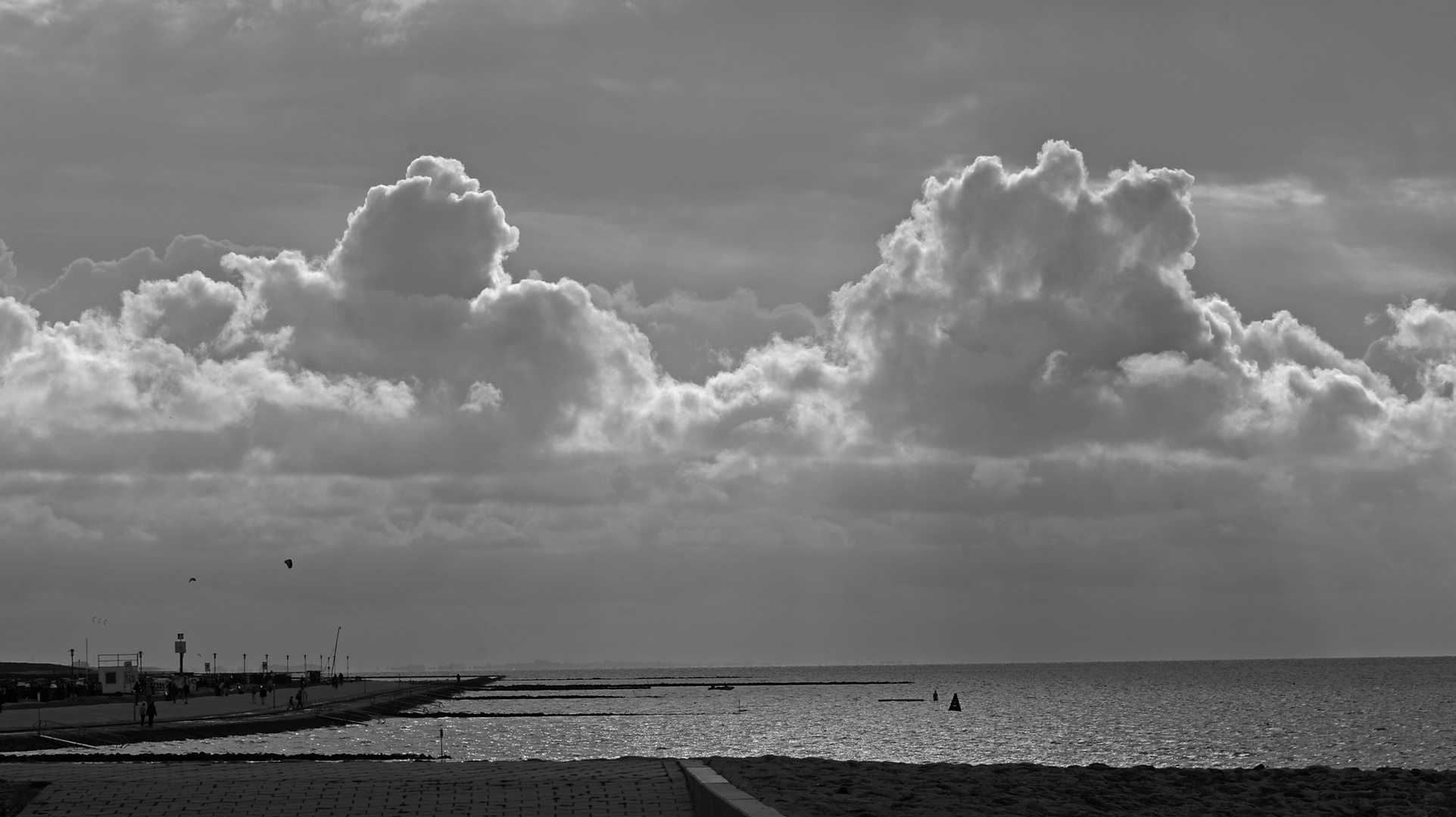 Küstenwolken im Gegenlicht