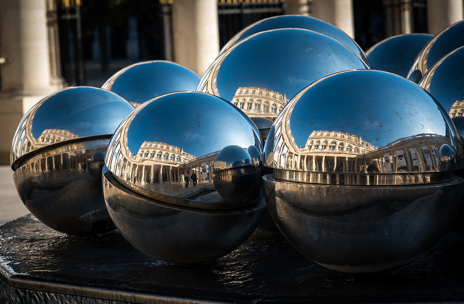 Kugelwelten im Palais Royal du Paris