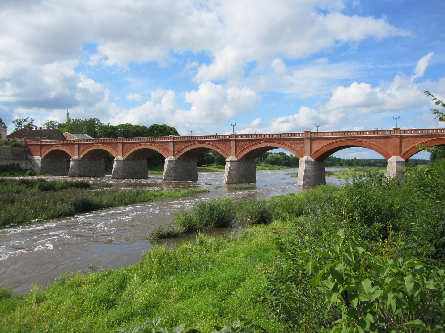 Kuldiga(dt.: Goldingen) ist eine Stadt im Westen Lettlands am Fluss Venta.