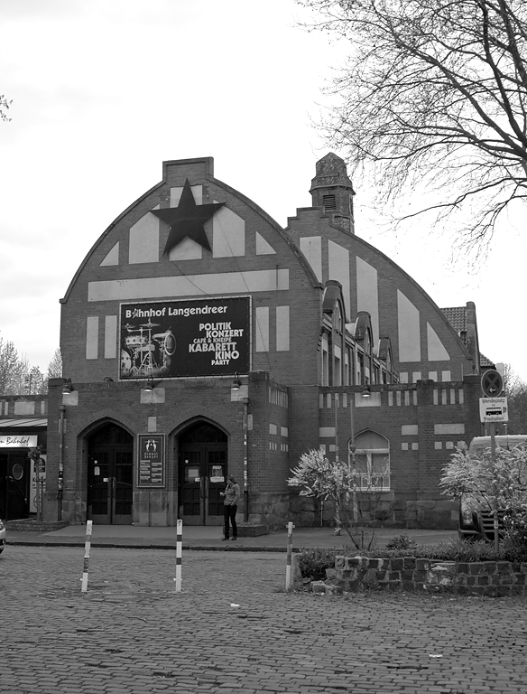 Kult: Alter Bahnhof Bochum-Langendreer am frühen Abend