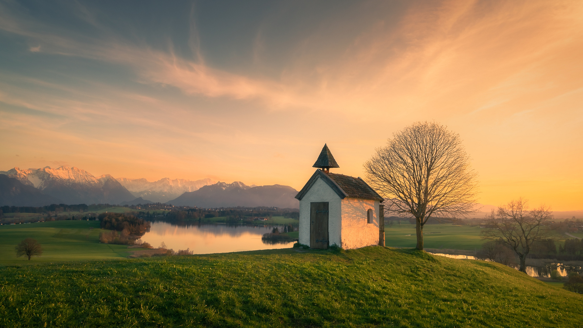 Kultstätte bei Sonnenuntergang