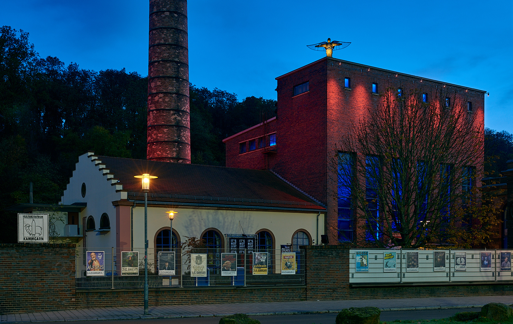 Kulturzentrum Kammgarn in Kaiserslautern, die blaue Stunde heute morgen gerade noch erwischt...