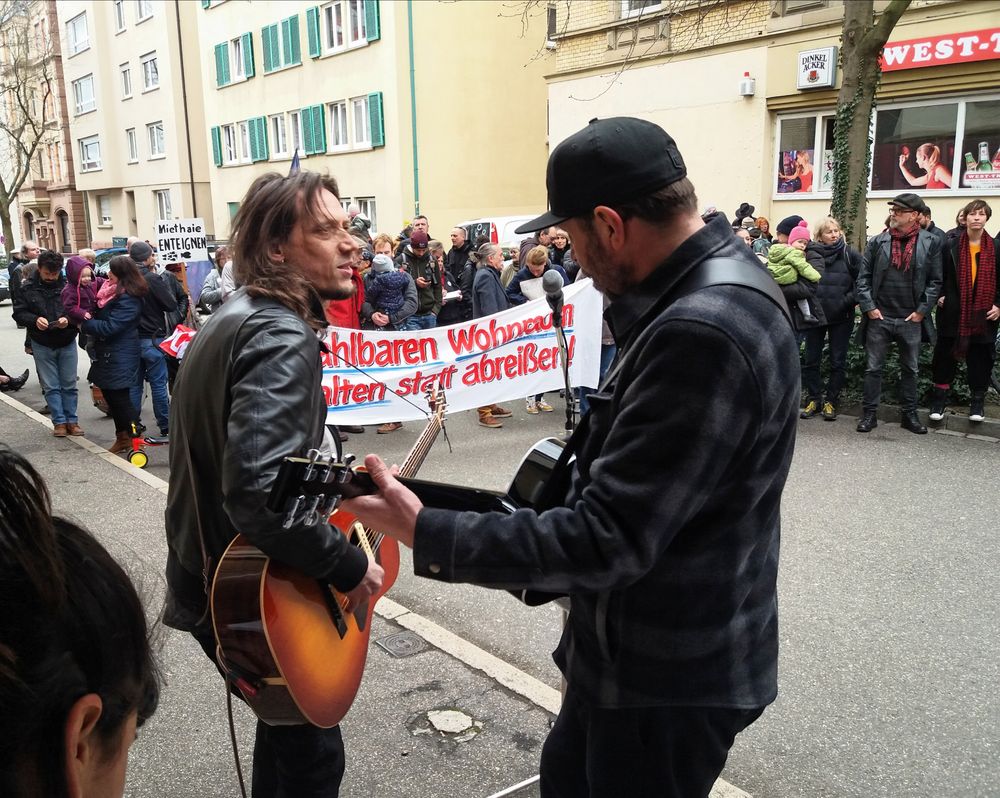 Kundgebung Mieten Runter 09-03-2019 J5 Stgt 2Musiker