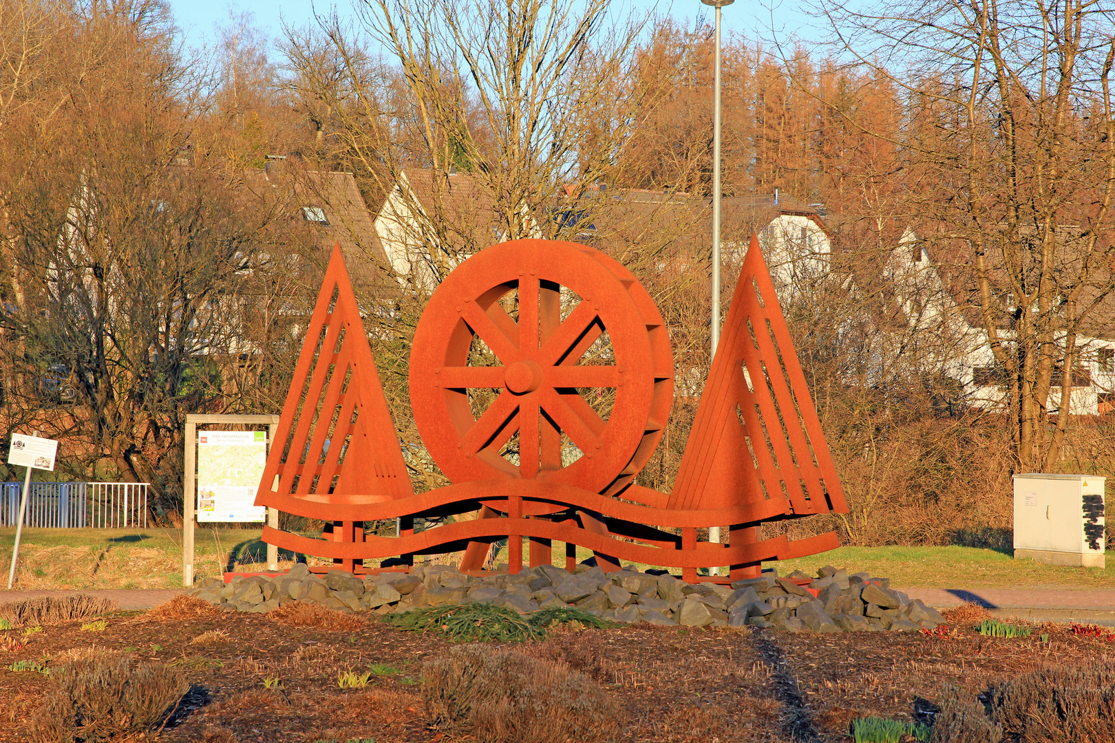 Kunst am Kreisverkehr in Wenden-Rothemühle Nr.1