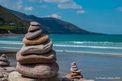  Kunst am Strand - Rossbeigh beach, Im Süden Irlands