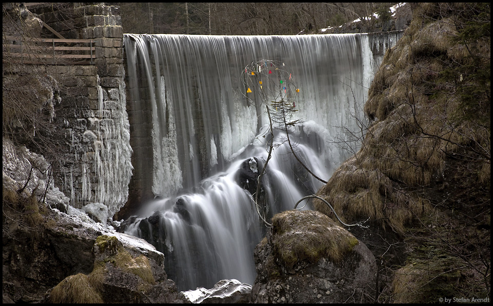 Kunst am Wasserfall